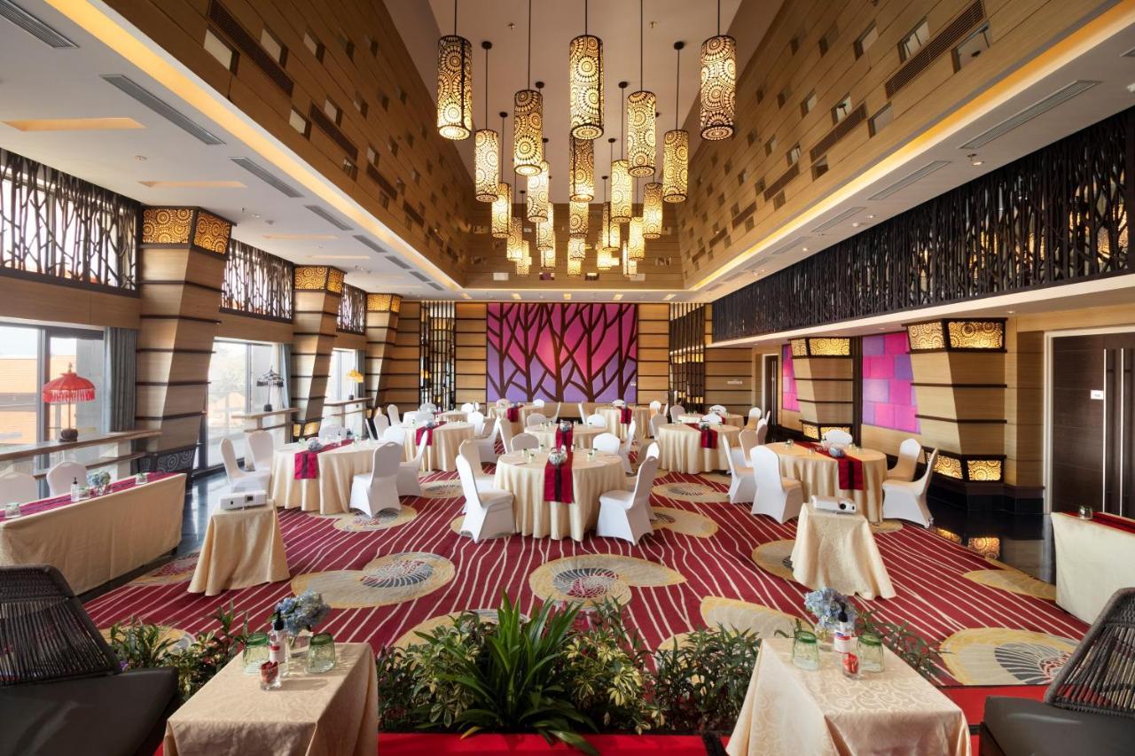 Swiss-Belhotel Tuban Kuta Lombok Exterior foto