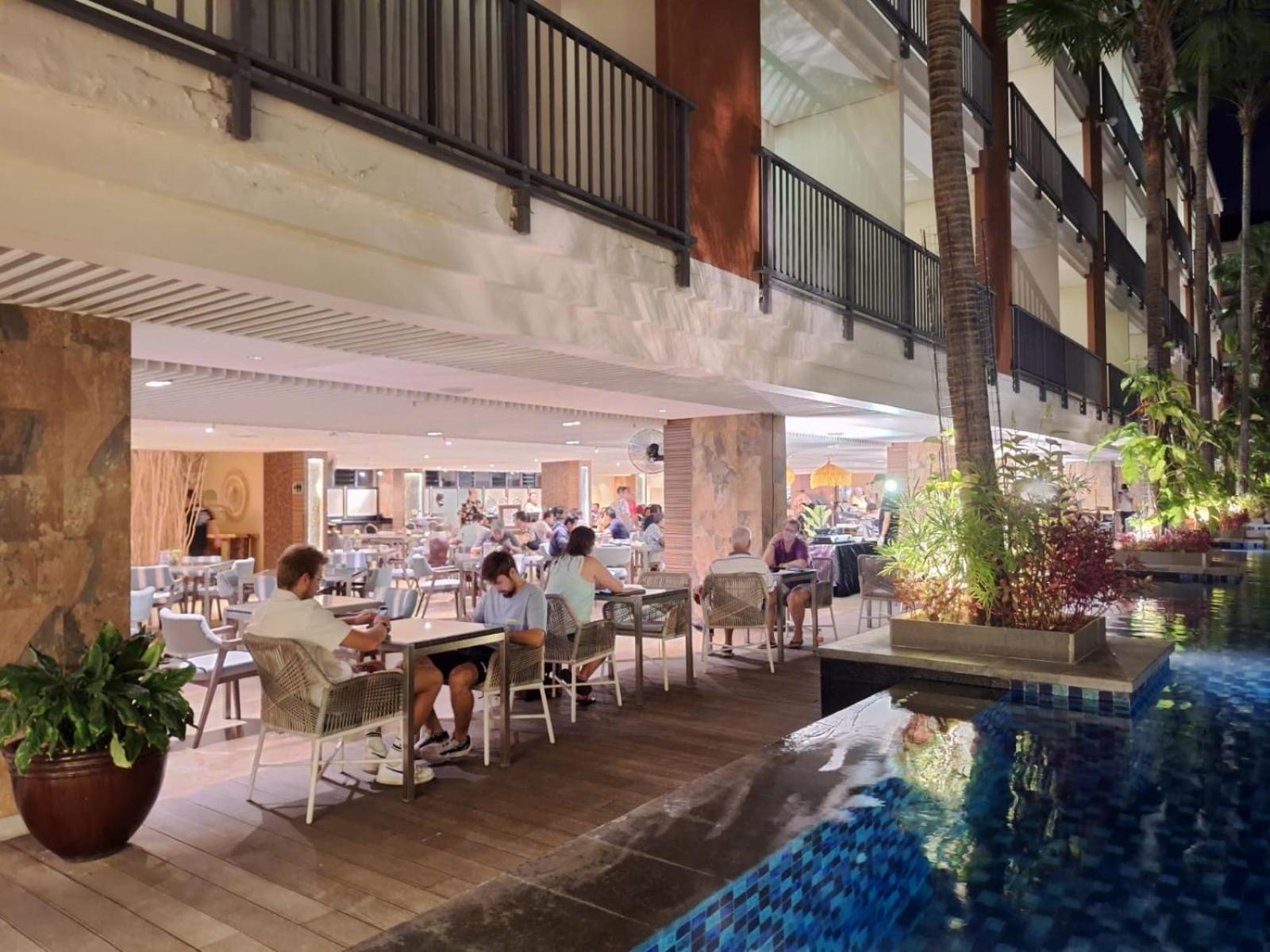 Swiss-Belhotel Tuban Kuta Lombok Exterior foto