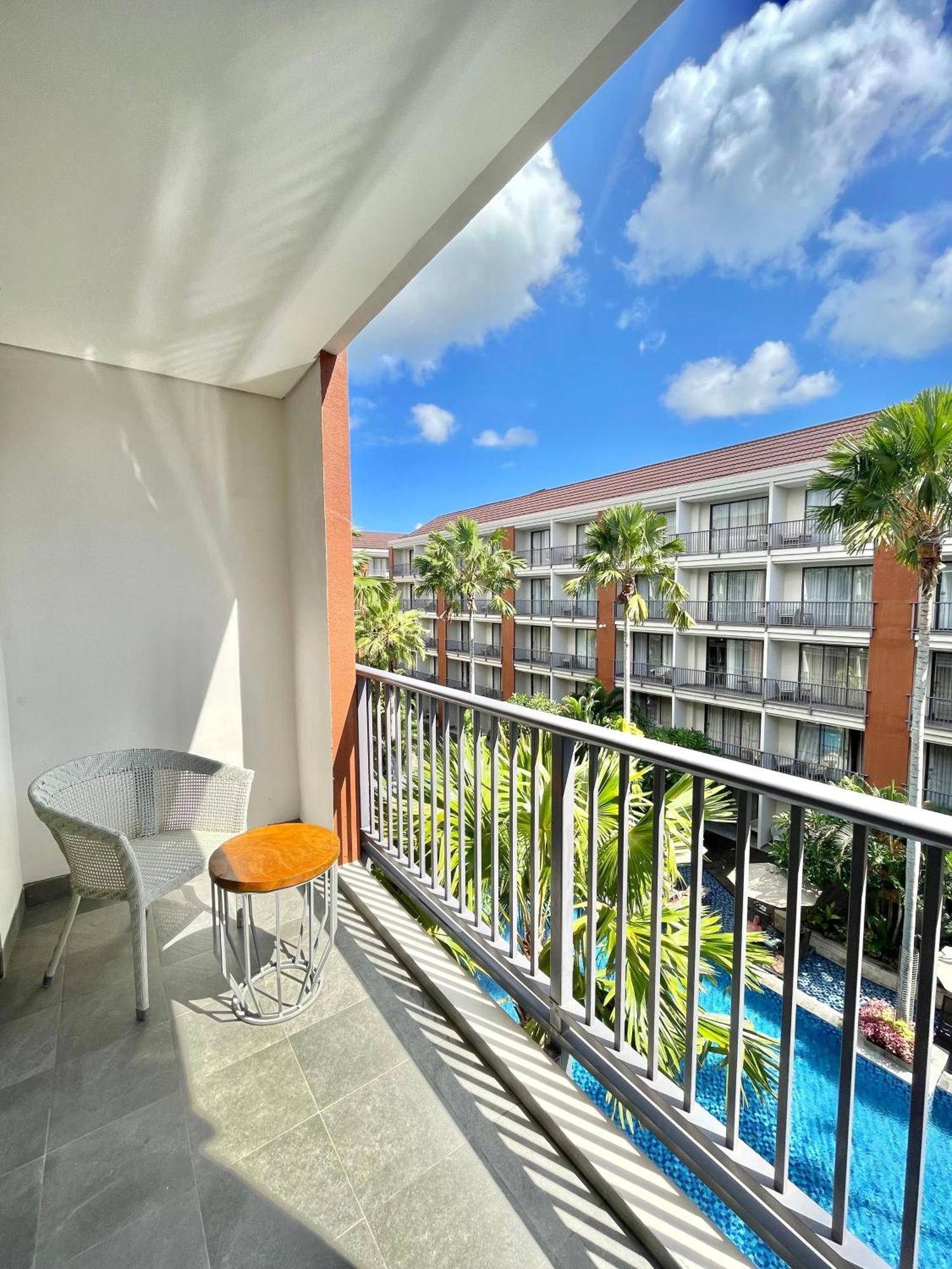 Swiss-Belhotel Tuban Kuta Lombok Exterior foto