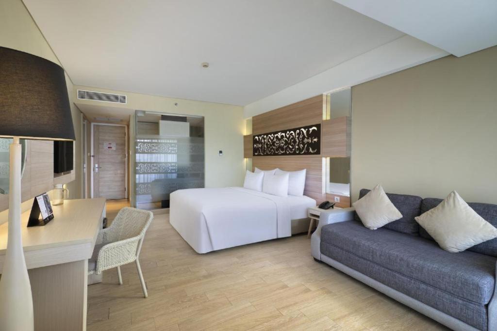 Swiss-Belhotel Tuban Kuta Lombok Exterior foto